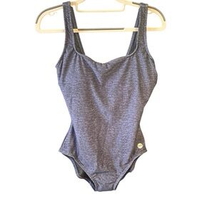 TYR Women's (NWT) One-Piece Swimsuit DURAFAST UPF 50+ Protection